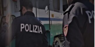 Nei giorni scorsi, gli Agenti della Polizia di Stato in servizio presso il Compartimento Polfer di Reggio Calabria sono intervenuti, su richiesta dei volontari dell’Help Center della Caritas, sito nei pressi della Stazione Centrale, per un acceso litigio che coinvolgeva due soggetti, presumibilmente in attesa della distribuzione dei pasti