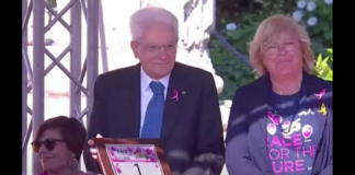 Questa mattina, a Roma, il presidente della Repubblica Sergio Mattarella, accompagnato dalla figlia, ha partecipato alla cerimonia della partenza della “Race for the cure”, la manifestazione podistica di Komen Italia per la lotta ai tumori del seno