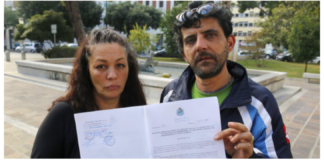 Alanno (Pescara), la famiglia Cucinotta continua vivere separata senza una casa tra una roulotte e un sottoscala: “La situazione è diventata insostenibile… chiediamo alle istituzioni una soluzione definitiva”