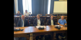 Nella seduta di ieri, lunedì 17 giugno, il Consiglio comunale di Messina con 18 voti favorevoli ha approvato la delibera del Piano Urbano della Mobilità Sostenibile comprensivo dei Piani di settore, Mobilità pedonale, Mobilità ciclistica, trasporto pubblico locale e sicurezza stradale; della Valutazione Ambientale Strategica (VAS) e della Valutazione di Incidenza Ambientale (VINCA)