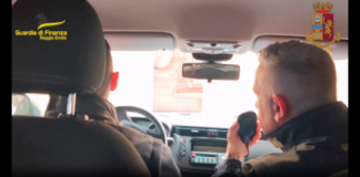 Dall’alba di questa mattina militari della Guardia di Finanza ed operatori della Polizia di Stato stanno dando esecuzione – su delega della Procura della Repubblica presso il Tribunale di Reggio Emilia e sotto la direzione del Procuratore, dott. Calogero Gaetano PACI – ad un Decreto di perquisizione ed a due Decreti di sequestro preventivo relativi ai proventi illeciti di un’ingente frode fiscale, emessi dal GIP del Tribunale reggiano dott. Luca Ramponi