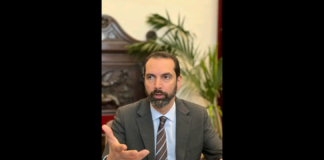 “Renato chi…? Con lo stesso garbo con il quale leggo la nota dell’ex sindaco Accorinti, mi preme per onore di cronaca e di verità vera sottolineare alcuni aspetti che non vogliono minimamente denigrare il grandissimo operato di un sindaco che ha lasciato tanti ‘segni in città’'”