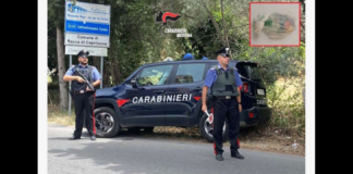 Un giovane di 26 anni è stato arrestato dai Carabinieri della Sezione Operativa della Compagnia di Sant’Agata, dopo essere stato fermato in un’operazione antidroga vicino al casello autostradale di Rocca di Capri Leone: durante il controllo, il conducente ha tentato di evitare il controllo gettando un involucro dal finestrino dell’auto