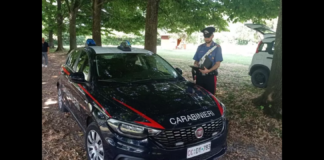 Avrebbero abusato di giovani donne, dopo averle attirate con il pretesto di realizzare servizi fotografici e cinematografici nell’Albese e nel Braidese, in Piemonte, per giunta con la scusa di una campagna di sensibilizzazione contro la violenza sulle donne