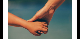 “Ho paura che ti fanno del male mamma o che mi prelevano ancora”: sono le parole di un ragazzino di 13 anni segnato dal trauma di un prelevamento coatto avvenuto ad ottobre 2021 per decreto del Tribunale di Busto Arsizio… il video del ragazzino asserragliato in auto mentre la mamma grida di fermarsi è finito ovunque