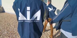 Il Centro Operativo DIA di Brescia, nell’ambito delle autonome attività di monitoraggio condotte sulle presenze criminali radicate nel territorio di specifica competenza nonché di attenta analisi delle dinamiche societario-finanziarie che alle stesse sono riconducili, sviluppando risultanze già emerse con riferimento all’indagine coordinata dalla D.D.A. presso la Procura della Repubblica di Catanzaro denominata “Operazione Glicine-Acheronte”, ha proposto ed ottenuto dal Tribunale della Leonessa l’applicazione della misura preventiva non ablativa dell’amministrazione giudiziaria prevista dall’art.34 del Codice Antimafia, nei confronti di 8 società con sedi nelle province di Brescia e Mantova e variamente operanti nei settori agricolo, ippico, estrattivo, ma – soprattutto – turistico e della ristorazione