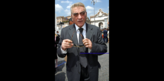 È morto all’età di 88 anni il magistrato Agostino Cordova: originario di Reggio Calabria, negli ultimi anni viveva tra la sua città natale e Napoli… entrò in magistratura nel 1963, come pretore al penale e al civile fino al 1970, passando poi al tribunale, dove è stato componente del collegio e poi all’ufficio istruzione fino al 1980