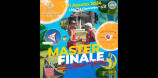 “Oggi è scattata alle Capannine di Catania la finale regionale, assegnata quest’anno al Papiro Fiumefreddo: per la quarta volta nella storia – spegne 30 candeline – il torneo di beach volley intitolato a mia mamma Santa De Farfalla (questa settimana si è svolta l’iniziativa di solidarietà con il torneo di padel) andrà in archivio”