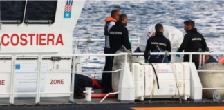 Erano nelle cabine, nascosti dietro materassi e suppellettili di ogni tipo, i corpi dei dispersi del Bayesian, il veliero che si è inabissato a mezzo miglio da Porticello lunedì poco prima dell’alba mentre nella zona imperversava una tromba d’aria