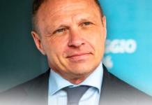 “Non mi è mai capitato nella vita di gioire per un problema accaduto a un’altra persona: Anche del mio peggior nemico… non è bontà la mia, il sacerdote è mio fratello Maurizio, ma semplice considerazione di quanto mi sentirei ridicolo a farlo… provare gioia per il dolore degli altri o ridicolizzarlo mi appare come una debolezza frustrante”