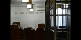 C’è un libro che sta facendo discutere da giorni…, su cui sono state raccolte già 280 firme, per chiederne il ritiro dagli atenei: si tratta del Manuale di diritto privato, giunto alla ventunesima edizione dal 1987, scritto dal docente della Sapienza di Roma, ormai in pensione, Francesco Gazzoni