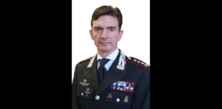Dopo tre anni di servizio in questa provincia, nell’apprestarsi a lasciare Messina per fare ritorno a Roma presso il Centro Alti Studi Difesa, il Colonnello Marco Carletti ha voluto salutare gli uomini e le donne del Comando Provinciale Carabinieri di Messina, ringraziandoli per gli straordinari risultati operativi ottenuti e per aver quotidianamente garantito alle comunità loro affidate in provincia quel senso di prossimità e vicinanza che è la missione dei Carabinieri