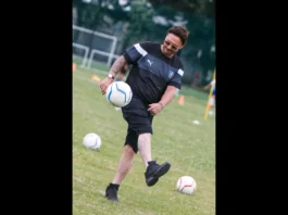 ‘Sono ore di grande apprensione per Totò Schillaci (ex attaccante siciliano e icona di Italia 90, attualmente ricoverato all’ospedale Civico di Palermo)… quelle di oggi’: i familiari dell’ex campione azzurro e giallorosso (giocò infatti nell’Acr Messina di Franco Scoglio dopo il 1984) hanno confermato la notizia attraverso un post sui canali social, rispondendo alle numerose richieste di informazioni da parte dei media