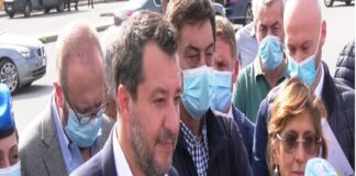 Cento parlamentari della Lega, insieme a tanti cittadini siciliani in piazza oggi a Palermo a sostegno di Matteo Salvini nel giorno dell’arringa dell’avvocato Giulia Bongiorno in difesa del Vice Premier al processo Open Arms: sono oggi in piazza Politeama a Palermo a partire dalle 10 a sostegno proprio di Matteo Salvini, che si trova nell’aula bunker del Pagliarelli per il processo Open Arms… potrebbe essere anche il giorno della sentenza ma intanto i parlamentari Leghisti parlano di sconcertante feeling fra Pd e Open Arms