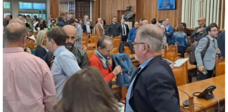 Sedici anni di reclusione: è questa la condanna inflitta dai giudici della Corte d’assise di Cosenza a Isabella Internò, accusata di omicidio in concorso con ignoti per la morte dell’ex fidanzato, il calciatore del Cosenza Donato Denis Bergamini, avvenuta a Roseto Capo Spulico il 18 novembre del 1989