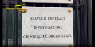 Nella mattinata odierna, 15 ottobre 2024, i militari del Servizio Centrale ICO e il Comando Provinciale della Guardia di Finanza di Catanzaro hanno dato esecuzione al Decreto di sequestro emesso dal Tribunale di Catanzaro – Sezione per l’applicazione delle Misure di Prevenzione, con cui è stato disposto il sequestro di nr. 3 società e relativi patrimoni aziendali, comprendenti numerosi autoveicoli, nr. 3 unità immobiliari e conti correnti, riconducibili ad un soggetto ipotizzato come contiguo alla cosca “Forastefano-Abbruzzese”, e che rientrerebbe nella categoria dei soggetti connotati da “pericolosità qualificata”, come previsto dal Decreto Legislativo n. 159/2011, in quanto indiziato di uno dei reati previsti dall’articolo 51, comma 3-bis, del codice di procedura penale