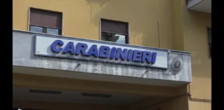 I Carabinieri della Stazioni di Cesa e Parete della Compagnia di Aversa, all’esito di tempestive ricerche e di un rapido coordinamento informativo e operativo tra reparti dell’Arma e con il supporto informativo della Compagnia di Caivano, hanno tratto in arresto in flagranza del reato di rapina un giovane