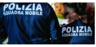 Sono accusate di sequestro di persona a scopo di estorsione e lesioni, aggravati da modalità mafiose, le quattro persone arrestate nelle ore scorse dai poliziotti della Squadra mobile di Napoli al termine di un’indagine che ha preso il via dopo un sequestro di persona avvenuto il 5 ottobre scorso