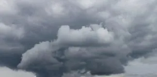 Ancora allerta gialla in Sicilia, nelle province di Palermo, Trapani e Agrigento, nella giornata di domenica 10 novembre: una circolazione depressionaria si approfondisce sulla Regione determinando molte nubi, foriere di deboli piogge pomeridiane