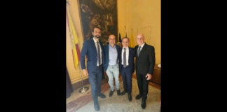 “Ho preso tanti schiaffi da uomini e donne ingrati che oggi si gustano la poltrona a mie spese dopo aver tradito gli elettori…: Non mi deprimo ma rilancio… la militanza a punti sta prendendo forma e sarà l’innovativo strumento di Sud chiama Nord che eliminerà i parasacchi ed i traditori di professione”