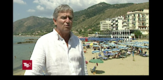 “II Raggruppamento Operativo Speciale dei Carabinieri di Roma ha dato esecuzione, nella mattinata, ad una ordinanza applicativa della custodia cautelare in carcere nei confronti di quattro persone, di cui all’allegato elenco, alle quali è contestato il concorso nell’omicidio del sindaco di Pollica, Angelo Vassallo, avvenuto il 5 settembre 2010”