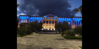 Palazzo Zanca, sede del Comune di Messina, nella serata di oggi, 14 novembre, si colora di blu: l’amministrazione comunale di Messina, guidata dal sindaco Federico Basile, ha aderito alla campagna mondiale per la prevenzione e la diffusione delle informazioni sul Diabete, istituita nel 1991 dalla International Diabetes Federation (IDF) e dall’Organizzazione Mondiale della Sanità (OMS), accogliendo l’invito del Distretto 108 Yb Sicilia, rivolto ai Sindaci dei Comuni siciliani, a illuminare di blu i palazzi comunali o monumenti più significativi delle città