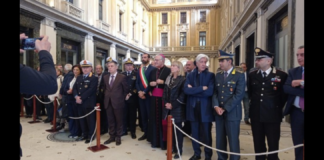 Alla Galleria Vittorio Emanuele, alla presenza di autorità civili, militari e religiose, si è svolta ieri, venerdì 15 novembre 2024, la Cerimonia del passaggio di consegne al vertice della Capitaneria di porto di Messina – Autorità Marittima dello Stretto, tra il Capitano di Vascello Francesco Terranova e il Capitano di Vascello Luciano Pischedda