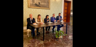 “Oggi l’on. Alessandro Battilocchio, presidente della Commissione parlamentare d’inchiesta sulle periferie, ha potuto vedere i risultati concreti dell’impegno contro le baraccopoli, reso possibile dai 100 milioni di euro stanziati nella scorsa legislatura”