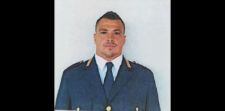 Oggi è un triste giorno per tutta la famiglia della Polizia di Stato: all’alba, in un grave incidente stradale, è morto Amar, giovane poliziotto della questura di Roma: insieme a Giada, autista della volante del commissariato Primavalle, stavano portando in ufficio un uomo fermato con degli arnesi da scasso