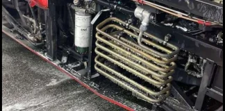 Momenti di paura ma fortunatamente nessuna conseguenza per i passeggeri a bordo di un autobus dell’ATM, dove, intorno alle 13:00 di oggi a Messina, si è verificato un principio di incendio: si tratta di uno Shuttle, autosnodato, che è rimasto bloccato in mezzo alla strada… inevitabili code perché è stato necessario far arrivare i mezzi per la rimozione