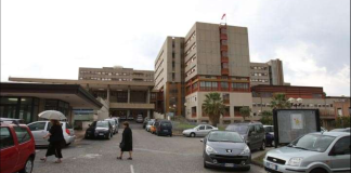 A Messina, i Carabinieri del NAS di Catania e della Compagnia Messina Centro hanno eseguito il decreto di sequestro, emesso dal GIP del Tribunale di Messina, su richiesta conforme dei magistrati della locale Procura della Repubblica, di due sale operatorie del Reparto di Cardiochirurgia dell’Ospedale “Papardo”