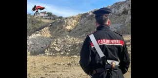A Castrofilippo, i Carabinieri della locale Stazione, nel corso di un servizio di controllo del territorio volto anche a contrastare condotte che compromettono il patrimonio ambientale, hanno individuato un’attività estrattiva non autorizzata in contrada Fontana Pazza