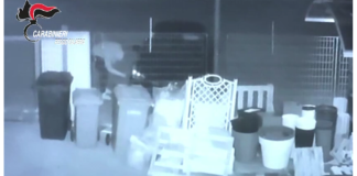 I Carabinieri della Stazione di Pellaro nel contesto di un’indagine da loro condotta…, hanno identificato il responsabile di una serie di atti intimidatori e danneggiamenti nei confronti di un uomo, responsabile di reparto presso una ditta locale