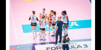 Archiviata la sconfitta con San Giovanni, ‘Akademia Sant’Anna – Messina’ pronta ad aprire il girone di ritorno, ancora in terra di Romagna. Domenica, 8 dicembre – nell’inedito orario di inizio delle 15.30 – le SuperGirls di coach Fabio Bonafede torneranno protagoniste sul taraflex contro la Csi Clai Imola