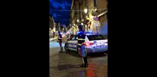 I poliziotti della Polizia di Stato di Catania…, hanno individuato e arrestato i due uomini che nei giorni scorsi si sono resi responsabili di uno stupro nei confronti di una dominicana di 36 anni, adescata alla fermata dell’autobus, nei pressi di piazza Alcalà: la donna si stava riparando dal freddo sotto una pensilina quando sarebbe stata avvicinata da un 39enne di Augusta che le avrebbe proposto di ripararsi sotto gli archi del viadotto che si affacciano sulla piazza