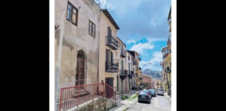 Con l’obiettivo di incassare la pensione, per circa un anno ha tenuto in casa il padre defunto, l’ultima visita dei parenti all’anziano per le feste di Natale però ha fatto scoprire il macabro sotterfugio: così chi di dovere ha avvisato i carabinieri