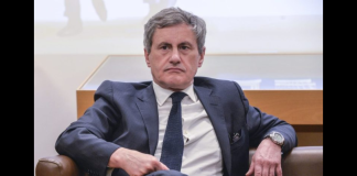 L’ex ministro ed ex sindaco di Roma Gianni Alemanno è stato arrestato ieri sera intorno alle 20 a Roma: il politico, leader del Movimento Indipendenza, è stato accompagnato in carcere di Rebibbia… il motivo dell’arresto è la violazione degli obblighi legati ai servizi sociali che doveva ottemperare in relazione alla condanna per l’inchiesta ‘Mondo di mezzo’, per cui Alemanno era stato condannato a 22 mesi
