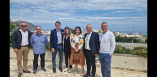 “Esprimo la mia solidarietà nei confronti di Gianluca Giuffrè, Presidente del Circolo Fratelli di Italia – Isole Eolie e degli abitanti di Ginostra che sono stati fatti allontanare dal primo cittadino di Lipari, Riccardo Gullo, mentre si trovava nella piccola frazione insieme ad alcuni tecnici della Protezione Civile e funzionari della Regione Siciliana, per effettuare alcuni sopralluoghi per la valutazione del dissesto idrogeologico”