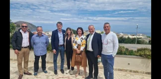 “Esprimo la mia solidarietà nei confronti di Gianluca Giuffrè, Presidente del Circolo Fratelli di Italia – Isole Eolie e degli abitanti di Ginostra che sono stati fatti allontanare dal primo cittadino di Lipari, Riccardo Gullo, mentre si trovava nella piccola frazione insieme ad alcuni tecnici della Protezione Civile e funzionari della Regione Siciliana, per effettuare alcuni sopralluoghi per la valutazione del dissesto idrogeologico”