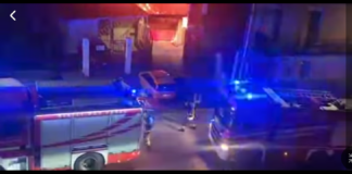 Nella serata di ieri 10 marzo 2025, a Messina… si è sviluppato un incendio in un garage-deposito nella zona di Camaro, al civico n. 2 di via Calatella… nei pressi di contrada Pozzi: in loco hanno svolto la loro azione diversi membri di squadre dei vigili del fuoco