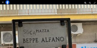 “Nei giorni scorsi a Barcellona P.d.G. è apparsa questa scritta sulla targa nella piazza dedicata a mio padre, Beppe Alfano: Non è la prima volta e purtroppo non sarà nemmeno l’ultima, ma sono certa che alcuni infami ed avvoltoi siano stati infastiditi dalle ultime novità riguardanti il delitto di mio padre… so anche che questi illustri vigliacchi non avranno il coraggio di dirmi in faccio ciò che pensano di mio padre, e abbandonano il loro elegante pensiero ad una targa… e che nessuno dica che è opera di ragazzini perché ahimè molti di loro nemmeno sanno chi era Beppe Alfano”