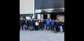 “Ci hanno colpiti nel cuore, ma non ci hanno spezzati: Oggi (9 aprile 2025 – Nota di Redazione) abbiamo sentito sulla pelle il calore sincero di chi ci vuole bene… è una forza che commuove, che rincuora, che ci fa sentire più vivi che mai… a tutti voi, che ci siete stati accanto con parole, silenzi, gesti… grazie”