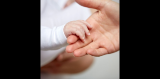 Lo stretto di Messina protagonista della campagna nazionale ‘Non Scuoterlo’… la SIMEUP Sicilia (Società Italiana di Medicina di Emergenza e Urgenza Pediatrica) con Caronte & Tourist vicini alle famiglie per la salute dei neonati: anche a Messina verrà organizzato un evento in occasione della giornata nazionale dedicata alla prevenzione della “Baby Shake Syndrome” (Sindrome del Bambino Scosso), grazie a SIMEUP ed al grande impegno di Terres the Hommes, da sempre attenta alle problematiche dell’infanzia