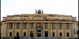 È stato condannato a 6 anni di reclusione, con lo “sconto” di un terzo della pena per la scelta del giudizio abbreviato, il professore 37enne Giulio Chiofalo, che insegnava all’Istituto superiore “A. M. Jaci”, arrestato nel 2023 dai carabinieri della Pg della Procura della Repubblica di Messina per gli incontri sessuali con alcuni studenti dopo una lunga inchiesta