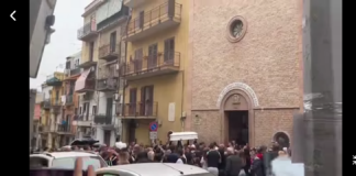 C’era tanto silenzio, stamattina durante i funerali del piccolo Thomas Viviano di 4 anni morto venerdì scorso a Palermo