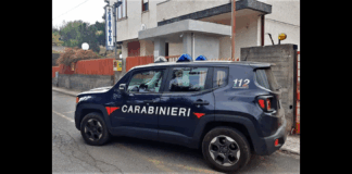 Ancora anziani nel mirino di truffatori senza scrupoli: una signora di 99 anni, residente a Santa Domenica Vittoria, nei giorni scorsi è stata contattata da due giovani catanesi che, fingendosi carabinieri, le hanno chiesto di consegnare denaro e gioielli come “cauzione” per un incidente provocato dalla nipote