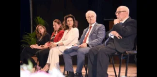 Trenta medici scelti dai messinesi per aver messo il paziente al centro dell’attenzione, con profonda umanità, disponibilità e grande capacità di ascolto, hanno ricevuto la Targa Argento dell’Ordine provinciale dei medici chirurghi e odontoiatri di Messina, che ogni anno attraverso il concorso della Festa del medico, accende i riflettori sulle professionalità più apprezzate direttamente dai cittadini