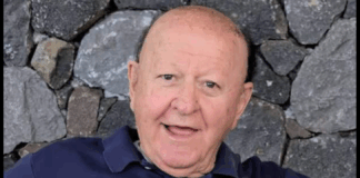 Massimo Boldi, ospite d’onore della XIV edizione del Marefestival Salina – Premio Troisi, svoltasi ieri sera nella suggestiva cornice del Comune di Malfa, sull’isola di Salina… è stato accolto da una standing ovation e da un lungo applauso