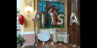 Dopo le ore 15.00 di oggi, chiesa di Santa Lucia Vergine e Martire di Santa Lucia sopra Contesse a Messina, si sono celebrati i funerali della piccola Elisa, la bambina di tre mesi morta in braccio alla madre (affetta da depressione post-partum) 41enne che lunedì scorso alle 13.30 ha deciso di lanciarsi nel vuoto dal balcone della sua casa posta al primo piano del ‘Complesso 6 Stelle’