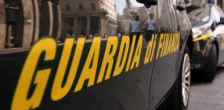 E’ stata eseguita una vasta operazione antidroga nell’ambito di un’attività investigativa, che ha portato al fermo di indiziati di delitto, disposto dai responsabili della Direzione Distrettuale Antimafia palermitana, nei confronti di 8 soggetti che gestivano il mercato dello spaccio di sostanze stupefacenti, in particolare cocaina e hashish nei noti quartieri di Ballarò e Vucciria